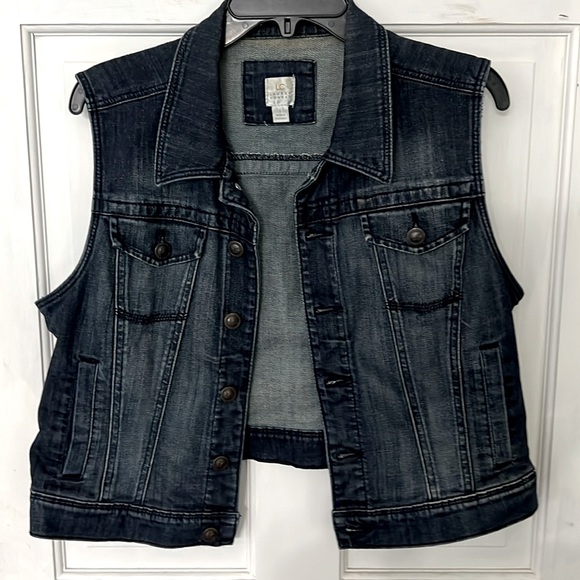 Large Jean Vest - Picture 1 of 4